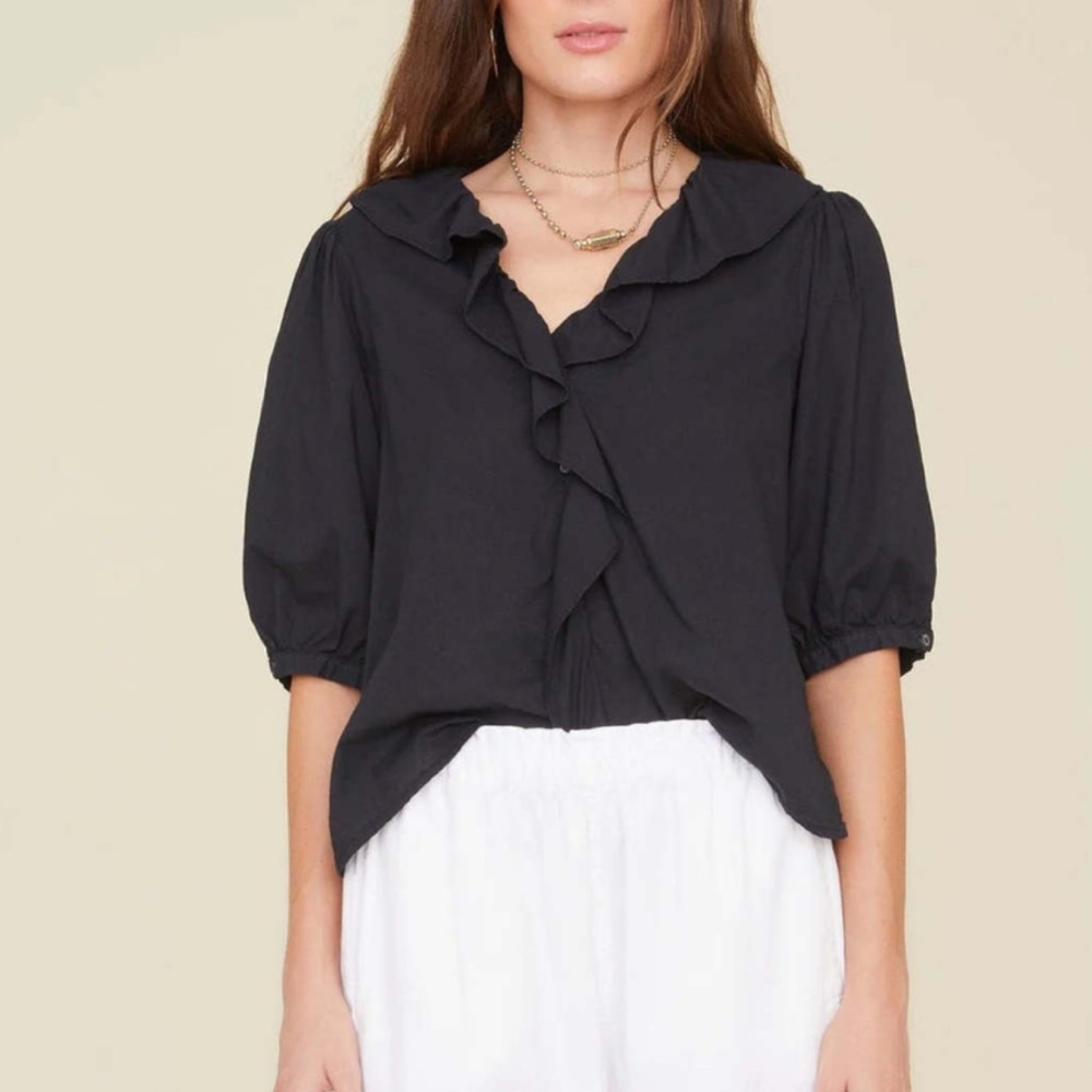 XIRENA Caspia Black Poplin Short Sleeve Shirt